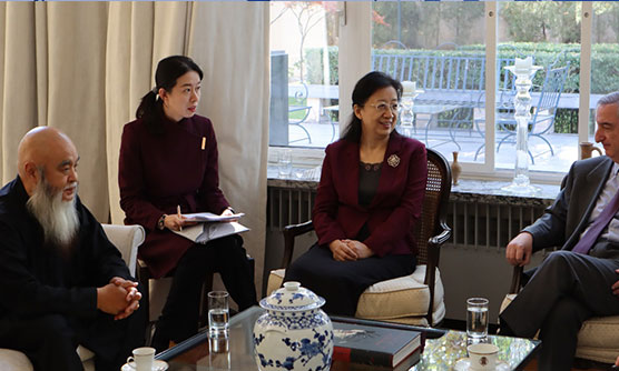 全國(guó)婦聯(lián)、中國(guó)婦基會(huì)等攜手向西班牙捐贈(zèng)10萬(wàn)套隔離衣